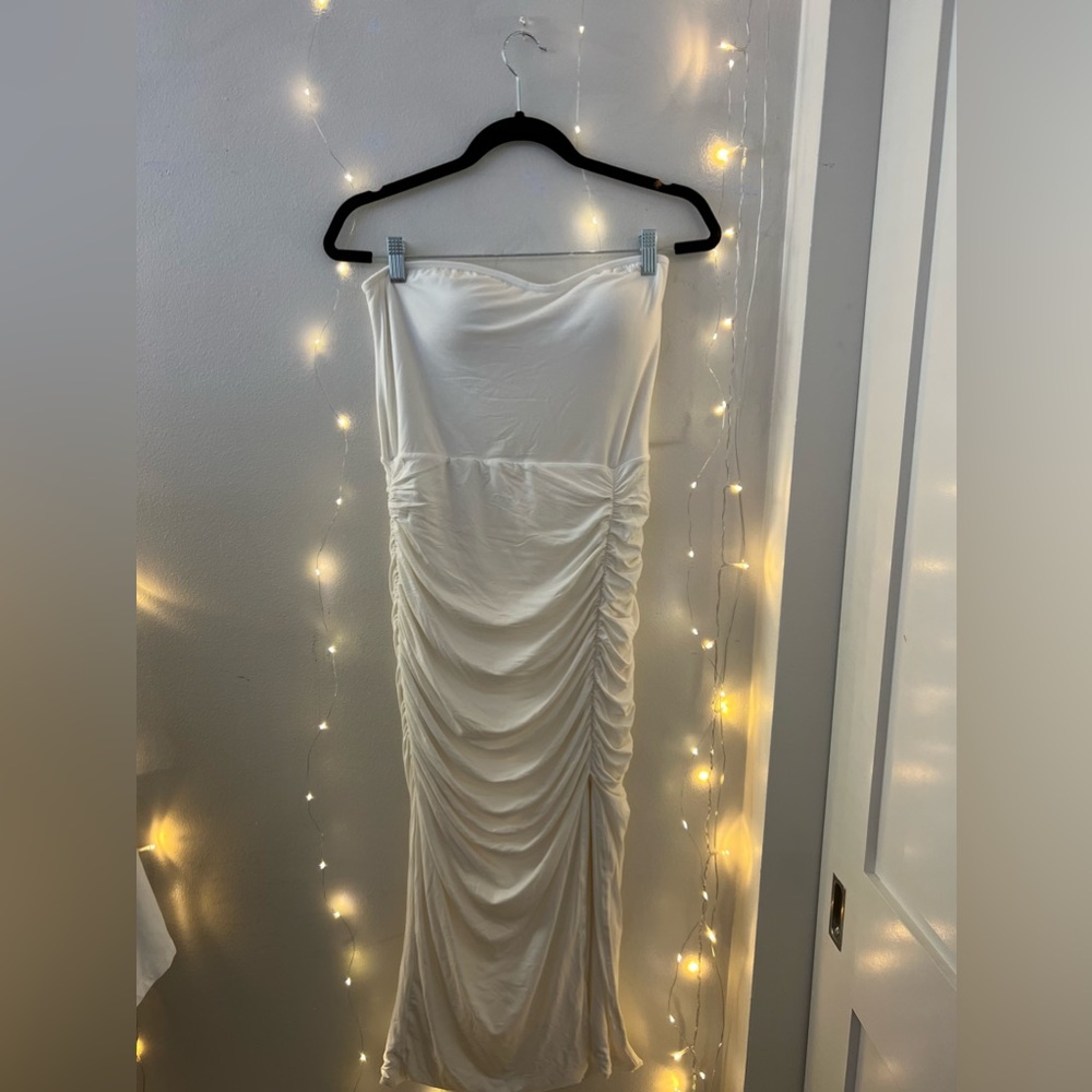 NEVER WORN white strapless midi dress, perfect for brides, vacation!!